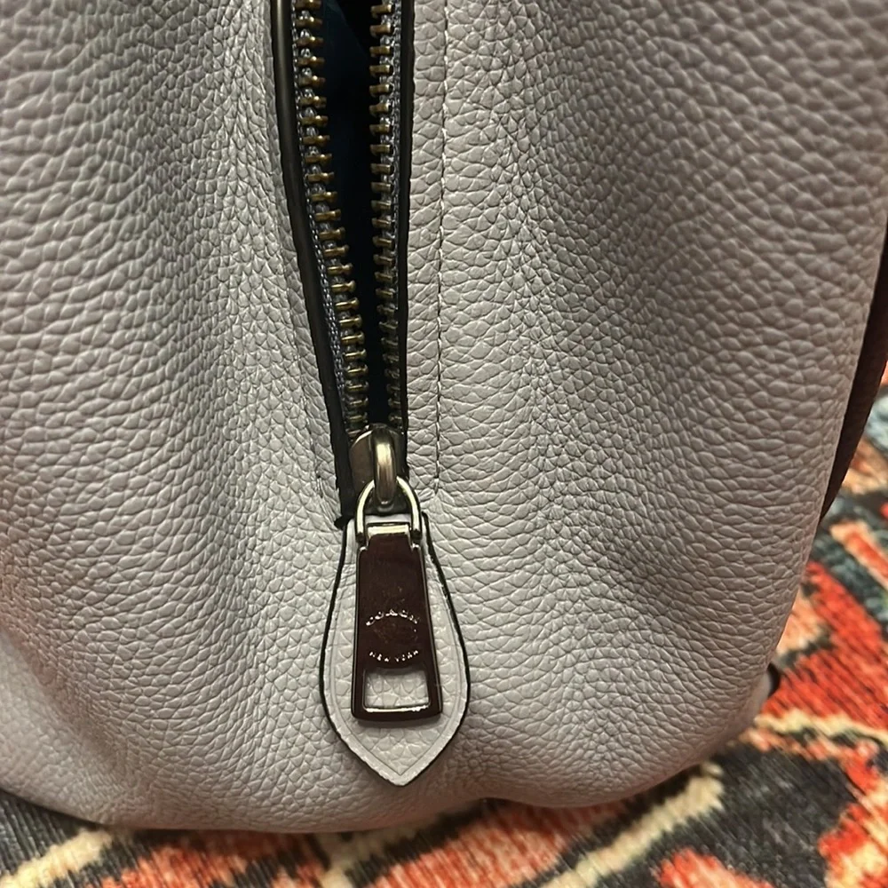 Coach Hadley Hobo 21